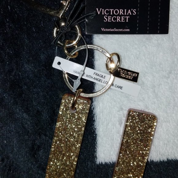 VICTORIA'S SECRET Sparkle Pink/Gold Bag Charm Initial Letter U - Picture 6 of 7